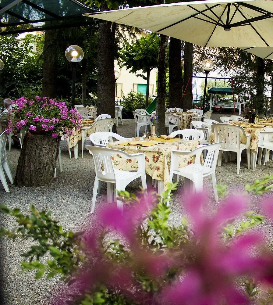 Hotel Ristorante Tre Stelle 산탈비노