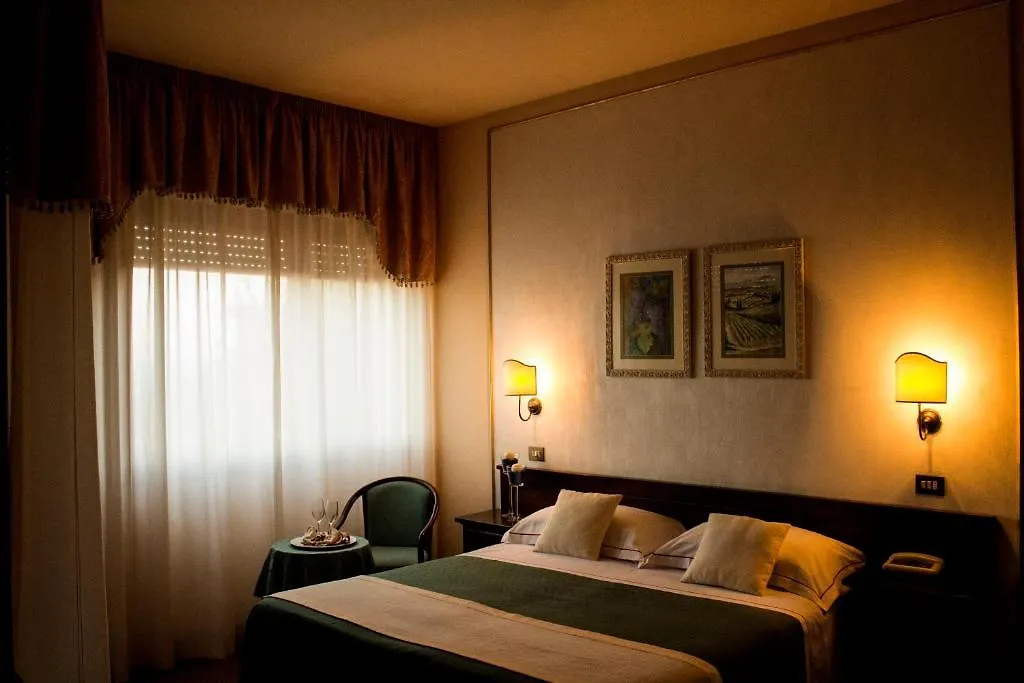 Hotel Ristorante Tre Stelle 산탈비노