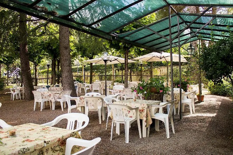 Hotel Ristorante Tre Stelle 산탈비노
